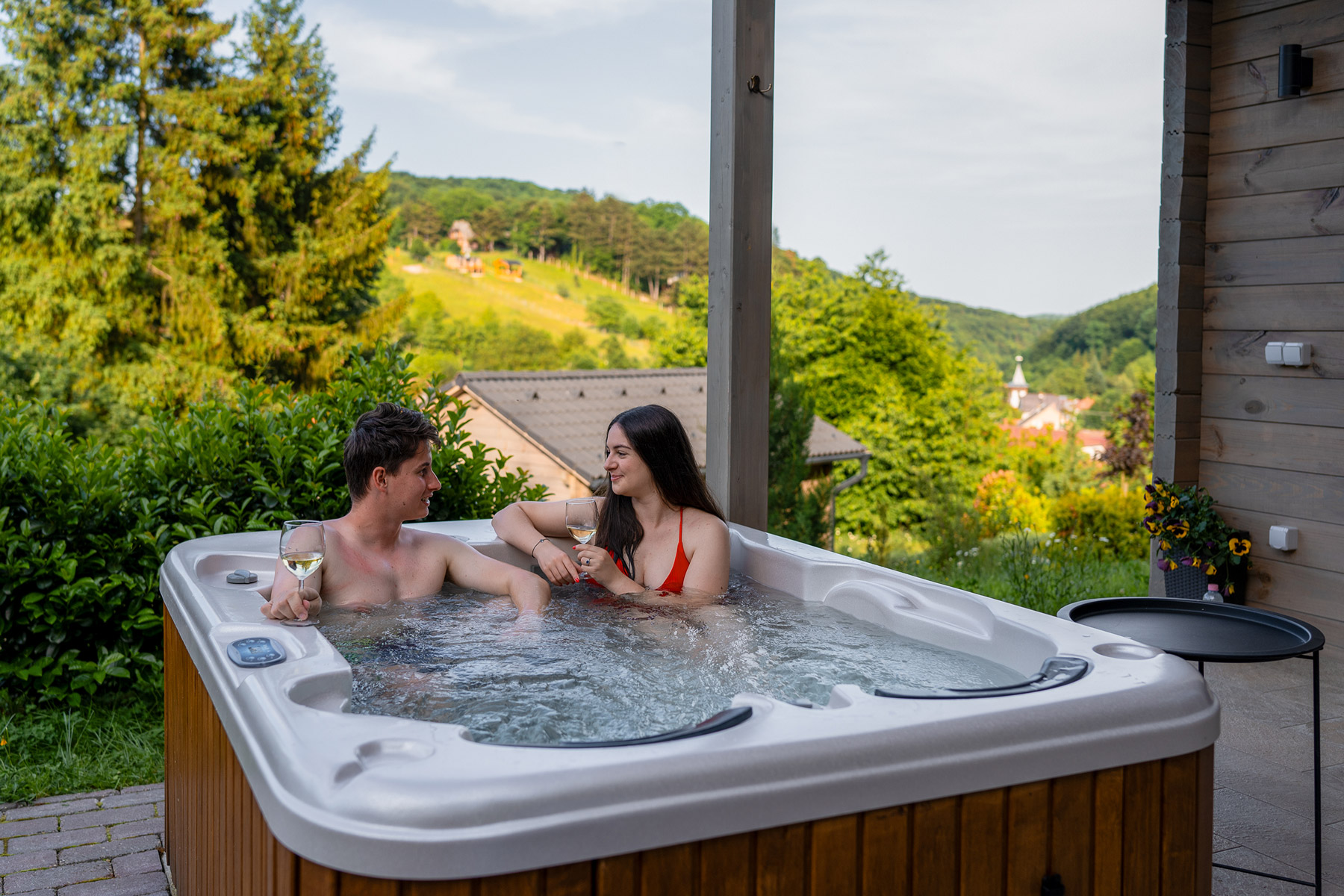 A jakuzzi nyugtatóan hat a testre, a lélekre
